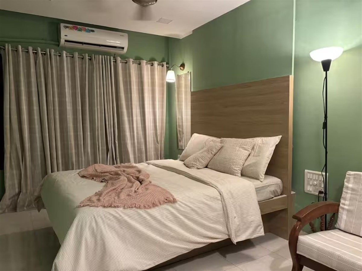 Comfortable Stayces dining space